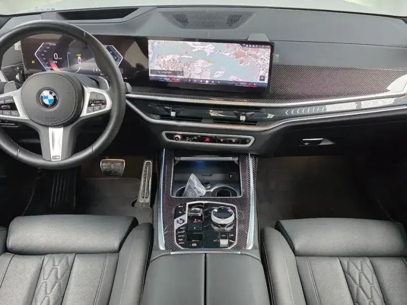 2025 BMW X7 с пробегом 9 311 км