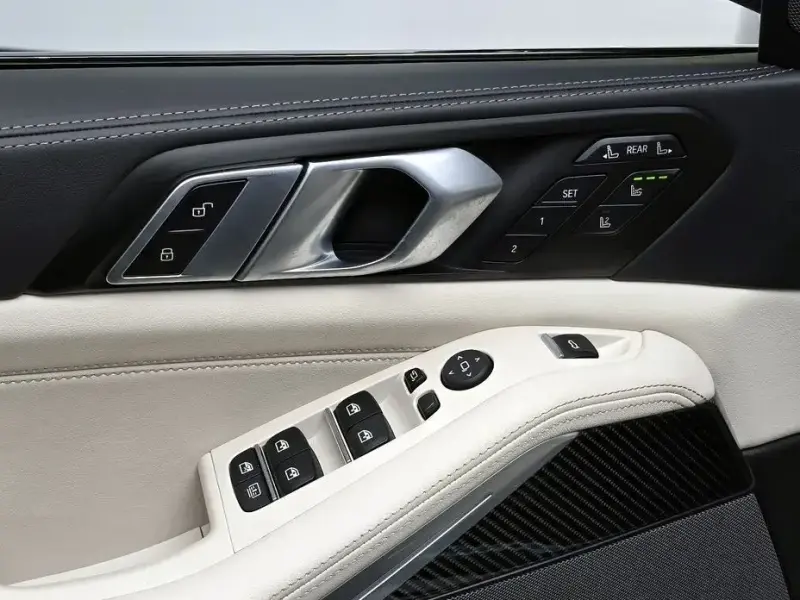 2025 BMW X7 с пробегом 10 527 км