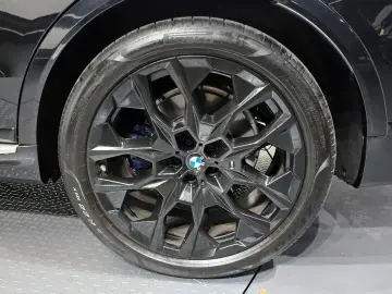 2025 BMW X7 с пробегом 10 527 км