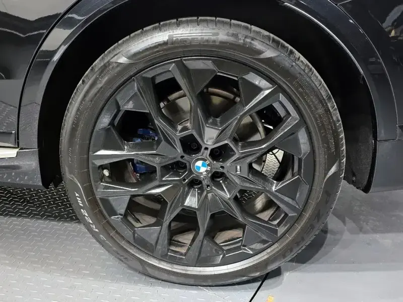 2025 BMW X7 с пробегом 10 527 км