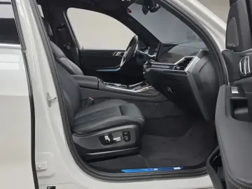 2025 BMW X7 с пробегом 9 311 км
