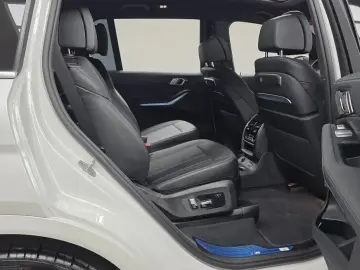 2025 BMW X7 с пробегом 9 311 км
