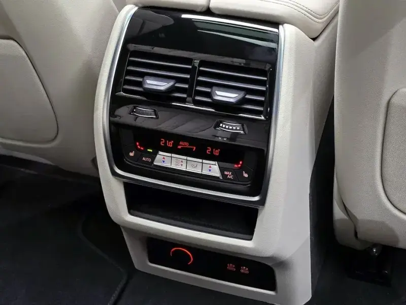 2025 BMW X7 с пробегом 10 527 км