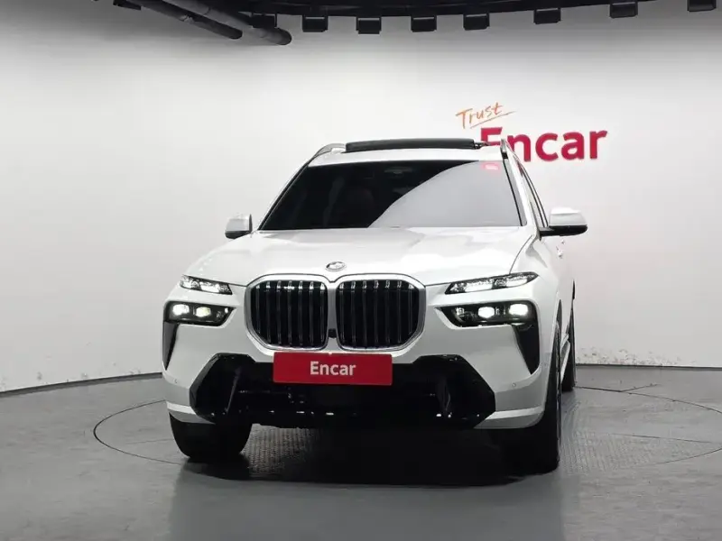 2025 BMW X7 с пробегом 5 630 км