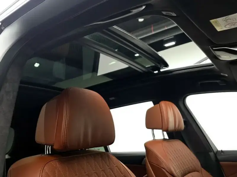 2025 BMW X7 с пробегом 5 630 км