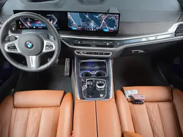 2025 BMW X7 с пробегом 5 806 км