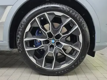2025 BMW X7 с пробегом 5 806 км
