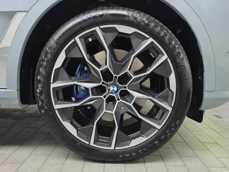 2025 BMW X7 с пробегом 5 806 км