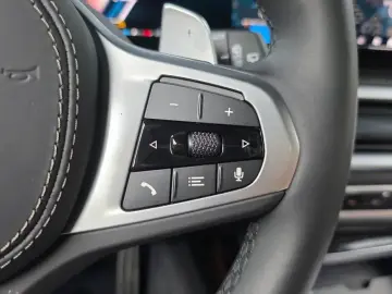 2025 BMW X7 с пробегом 5 806 км