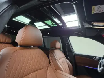 2025 BMW X7 с пробегом 5 806 км