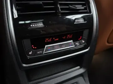 2025 BMW X7 с пробегом 5 806 км