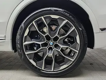 2024 BMW X7 с пробегом 3 902 км