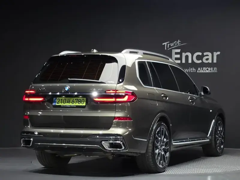 2025 BMW X7 с пробегом 17 746 км