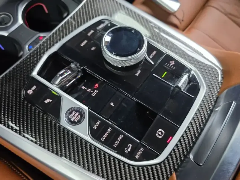2025 BMW X7 с пробегом 17 746 км