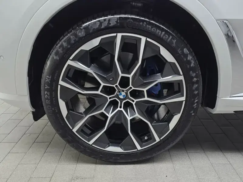 2025 BMW X7 с пробегом 20 790 км