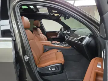 2025 BMW X7 с пробегом 17 746 км