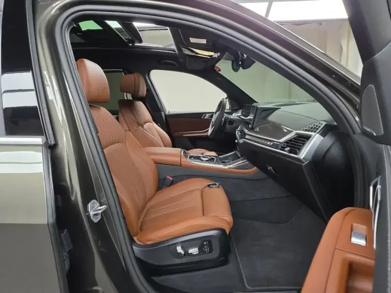 2025 BMW X7 с пробегом 17 746 км