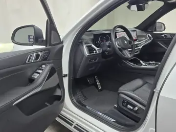 2025 BMW X7 с пробегом 20 790 км