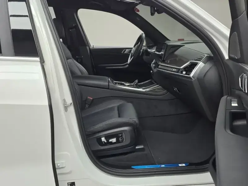2025 BMW X7 с пробегом 20 790 км