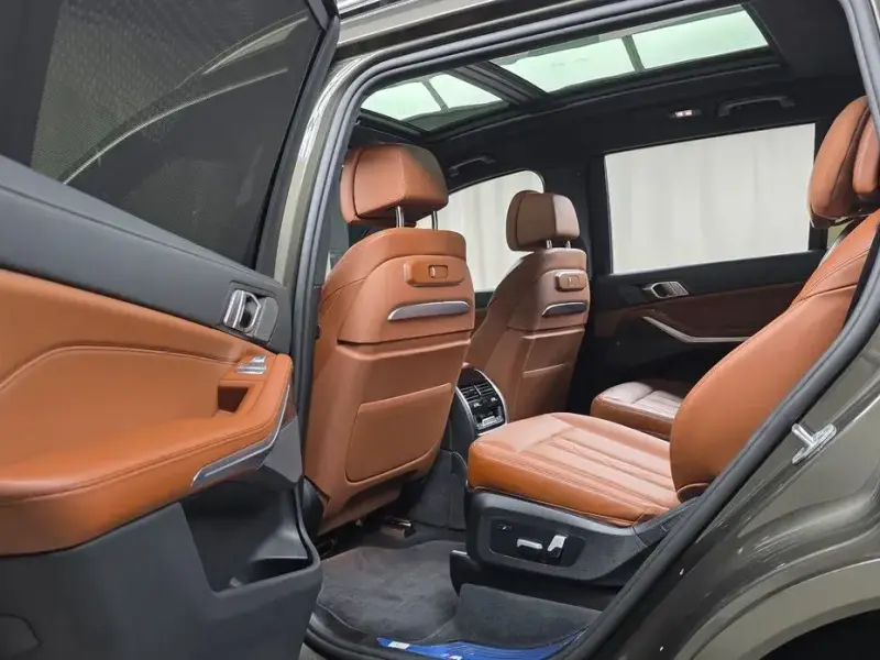 2025 BMW X7 с пробегом 17 746 км