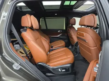2025 BMW X7 с пробегом 17 746 км