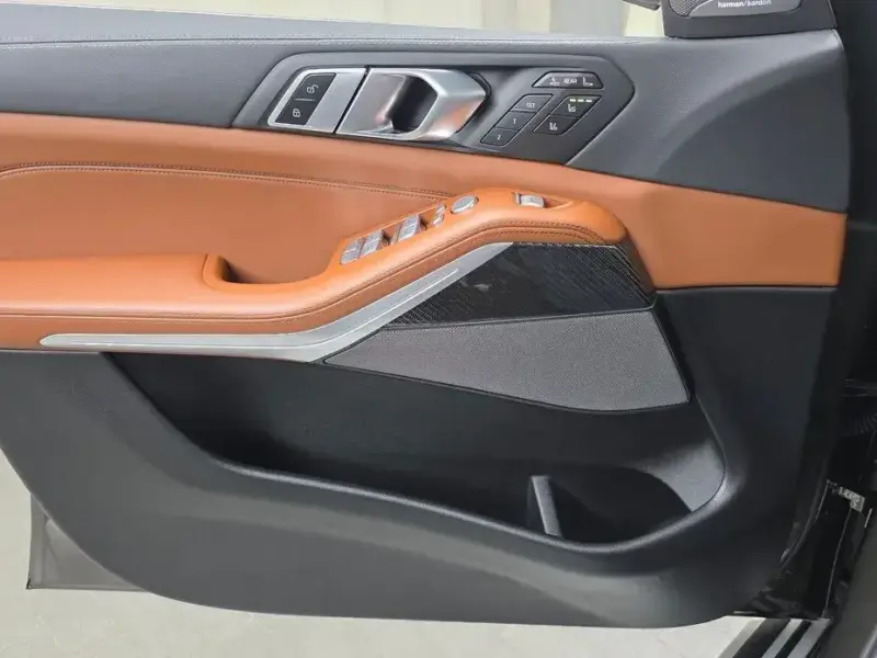 2025 BMW X7 с пробегом 17 746 км