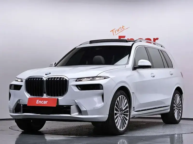 2025 BMW X7 с пробегом 7 931 км