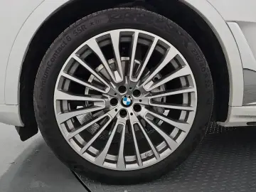 2025 BMW X7 с пробегом 7 931 км