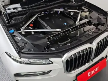 2025 BMW X7 с пробегом 7 931 км