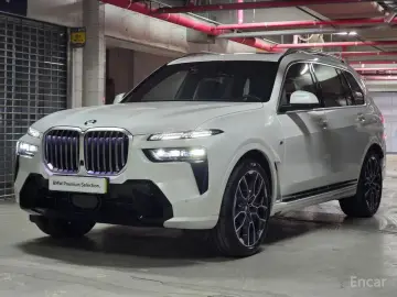 2025 BMW X7 с пробегом 7 606 км