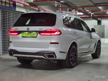 2025 BMW X7 с пробегом 7 606 км