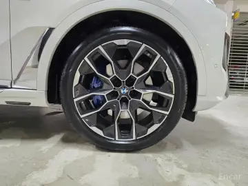 2025 BMW X7 с пробегом 7 606 км