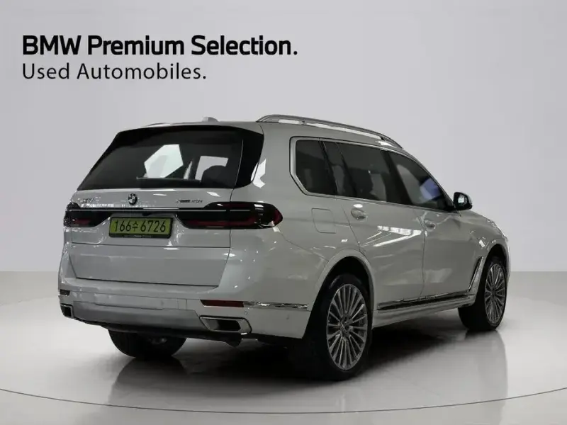 2025 BMW X7 с пробегом 8 980 км