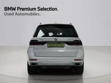2025 BMW X7 с пробегом 8 980 км