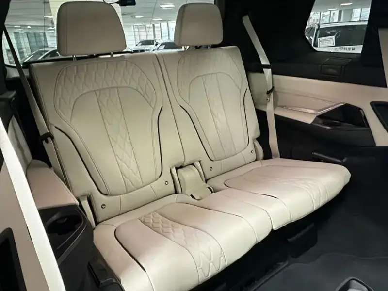 2025 BMW X7 с пробегом 4 282 км