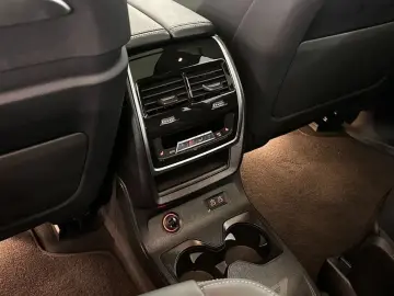 2025 BMW X7 с пробегом 8 980 км