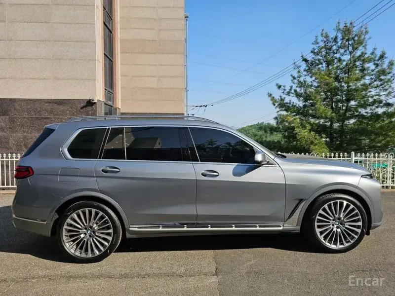 2025 BMW X7 с пробегом 4 550 км