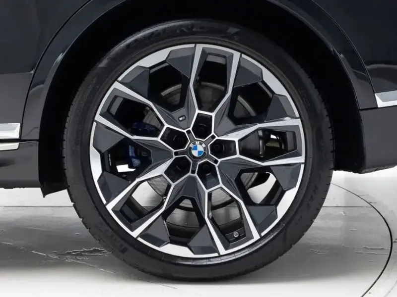 2024 BMW X7 с пробегом 18 557 км