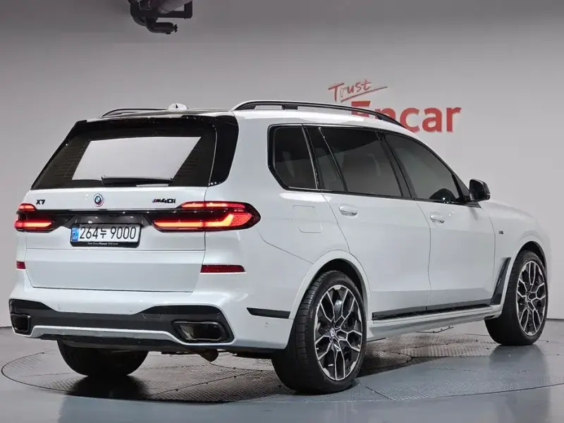 2025 BMW X7 с пробегом 26 247 км