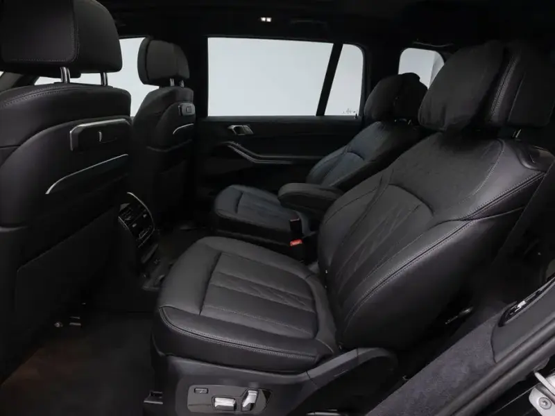 2024 BMW X7 с пробегом 18 557 км