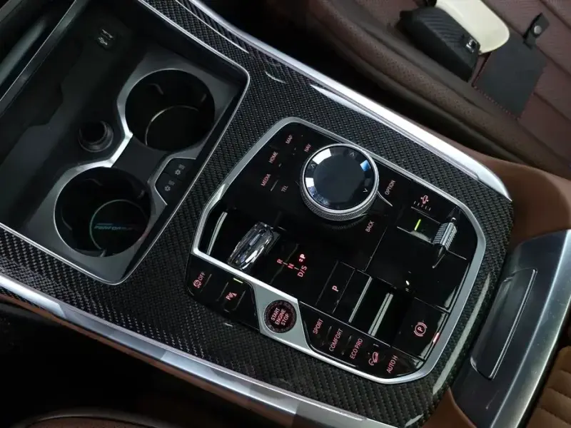2025 BMW X7 с пробегом 26 247 км