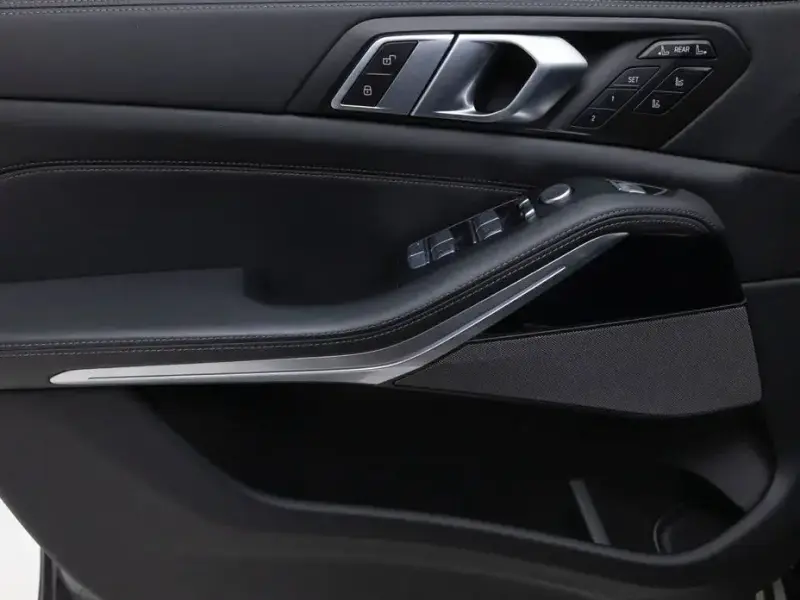 2024 BMW X7 с пробегом 18 557 км