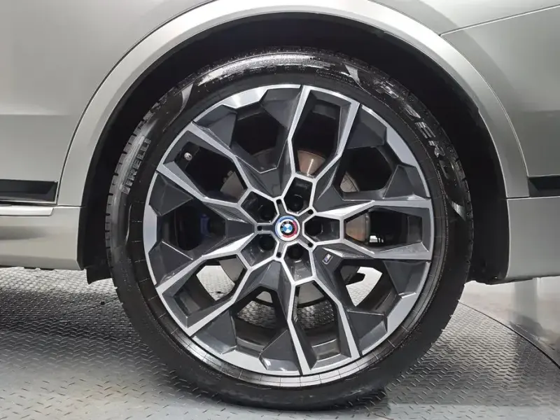 2025 BMW X7 с пробегом 26 247 км