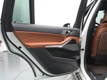 2025 BMW X7 с пробегом 26 247 км