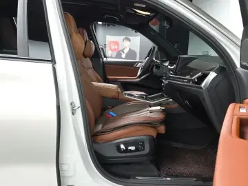 2025 BMW X7 с пробегом 26 247 км