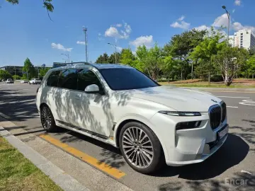 2025 BMW X7 с пробегом 5 700 км