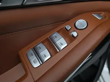 2025 BMW X7 с пробегом 26 247 км