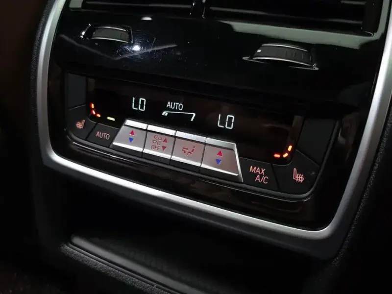 2025 BMW X7 с пробегом 26 247 км