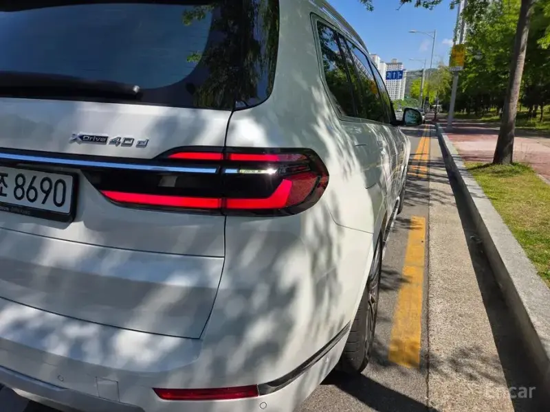 2025 BMW X7 с пробегом 5 700 км