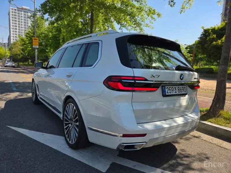2025 BMW X7 с пробегом 5 700 км